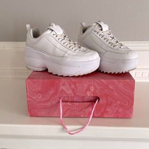 White platform sneakers size 7